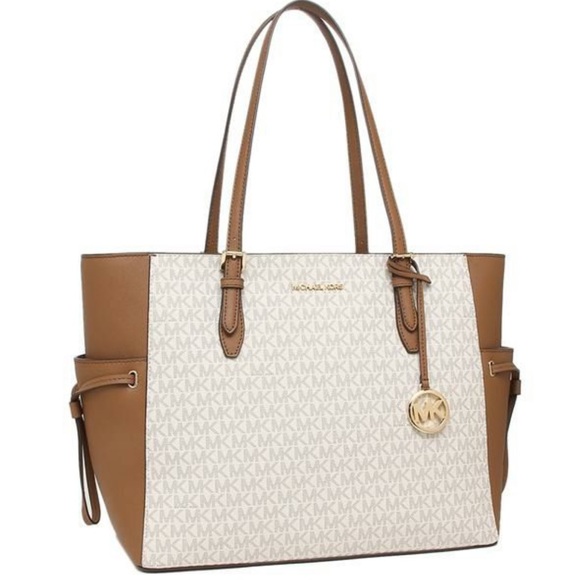 MICHAEL KORS GILLY LARGE DRAWSTRING TOTE VANILLA /BROWN SIGNATURE COLOR - Picture 1 of 13